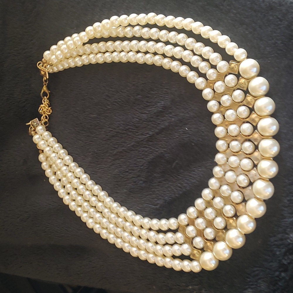 Pearl Faux Necklace - Picture 2 of 5
